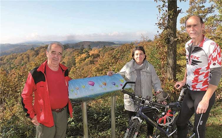 Auch Radfahrer hatten den Weg zur Schwanert Hütte gefunden.SES