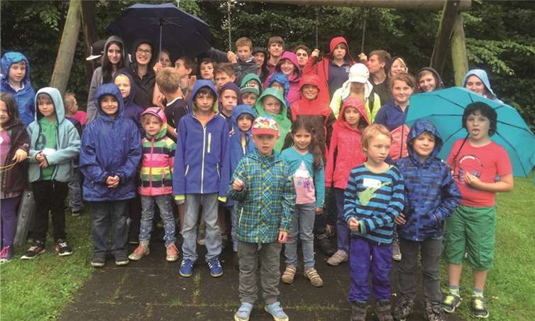 Auch Regen konnte die gute Stimmung der Unkeler „Pänz“ bei der Ferienfreizeit der CDU Unkel nicht trüben. privat