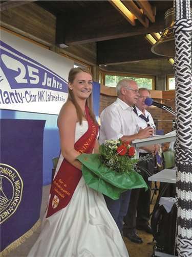 Auch Rhein-Lahn-Nixe Christina I erwies sich als „Fan“ des Chors. Privat