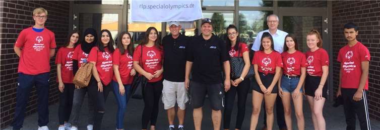 Auch Schüler der Realschule plus an der Römervilla halfen bei dem außergewöhnlichen Event. Foto: Realschule plus an der Römervilla