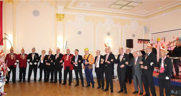 Auch Schunkeln gehört zum Fastelovend.