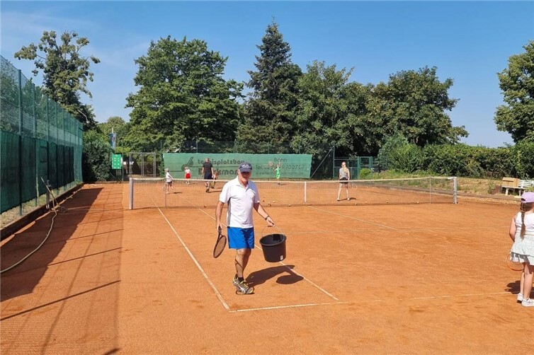 Auch Tennis wurde gespielt.