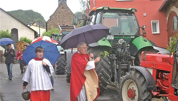 Auch Traktoren erhielten den Segen.