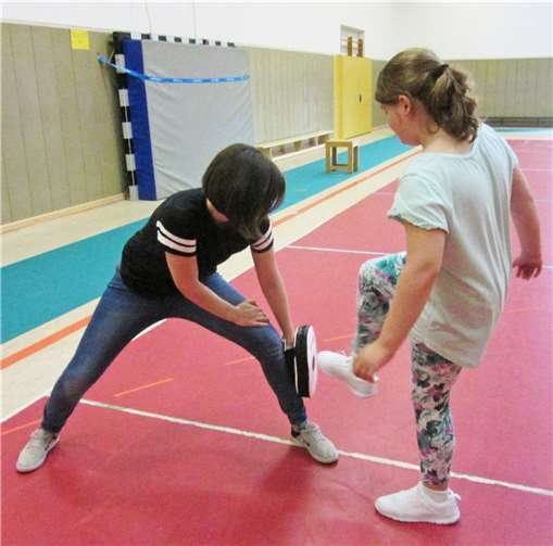 Auch Übungen zur Selbstverteidigung stehen auf dem Programm. Foto: Stadt Neuwied