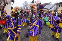 Auch VG-Bürgermeister Thomas Przybylla gehörte zu den farbenfrohen Karnevalisten...