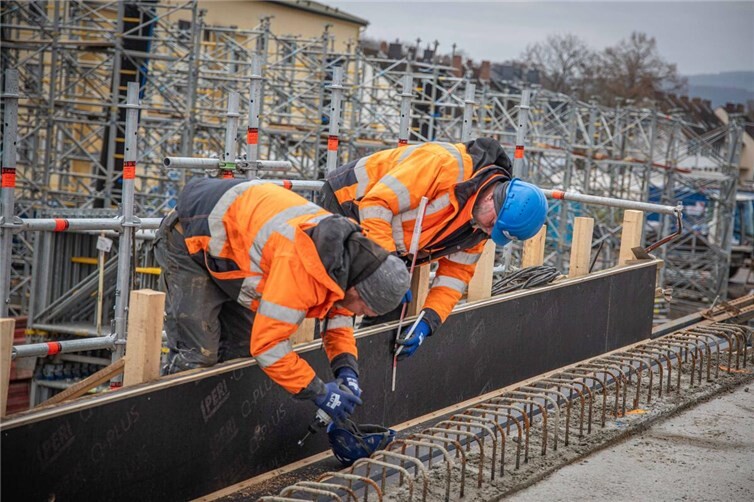Auch abseits der neuen V-Pfeiler laufen die Arbeiten, wie hier an der neuen Rampe in der Goldgrube derzeit auf Hochtouren.