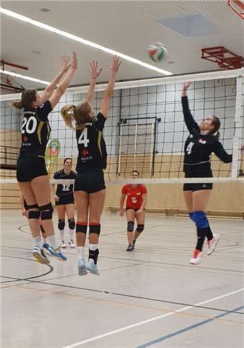 Auch am Netz wurde um jeden Ball gekämpft.Fotos: privat