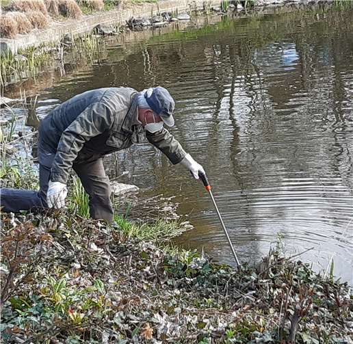 Auch am Ufer wurde Müll eingesammelt.