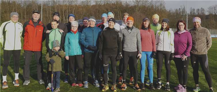 Auch am letzten Tag des Jahres trafen sich zahlreiche Mitglieder des Lauftreffs Puderbach um das Jahr durch einen gemeinsamen Trainingslauf zu beschließen.Foto: Dietrich Rockenfeller/Lauftreff Puderbach