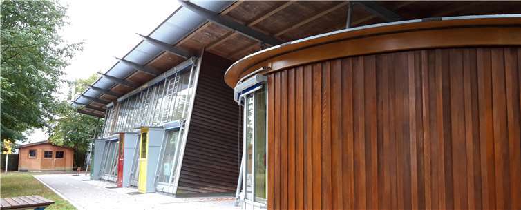 Auch an der Außenfassade der Kita in Ramersbach wurde gearbeitet. Foto: privat