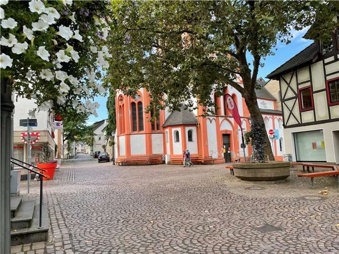 Auch auf dem Marktplatz in Heimersheim gibt es ein Informationsangebot.  Foto: ROB