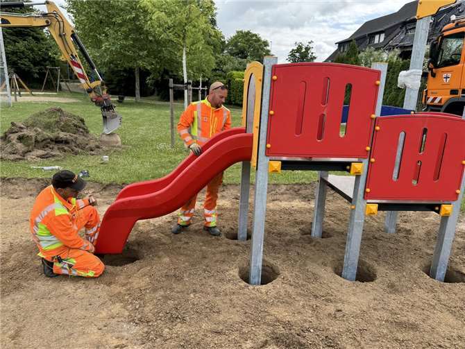 Auch auf den Spielplätzen in der St.-Amand-Straße und in der Von-Bodelschwingh-Straße wurden Geräte ergänzt oder erneuert.