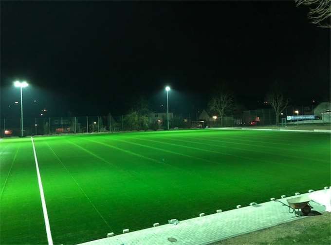 Auch bei Dunkelheit bespielbar.