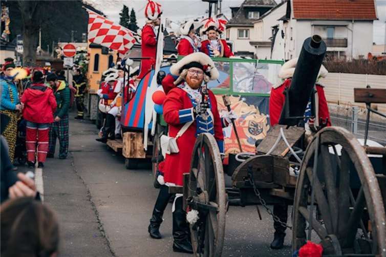 Auch bei Karnevalszügen ist die Prinzengarde Brohl dabei.