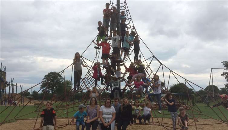 Auch bei Regenwetter hatten die Teilnehmer Spaß im Bubenheimerspieleland. Privat