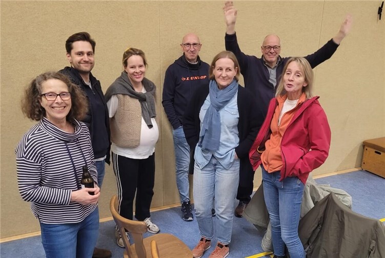 BCR weiter auf der Siegerstraße Auch bei den Auswärtsspielen ist immer eine mehr oder weniger große Fan-Gemeinde bei den Spielen dabei. Foto: BC Remagen