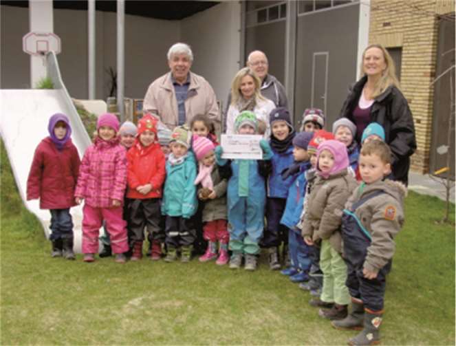 Auch bei den Flerzheimer „Kleinen Strolchen“ war der Scheck höchst willkommen.