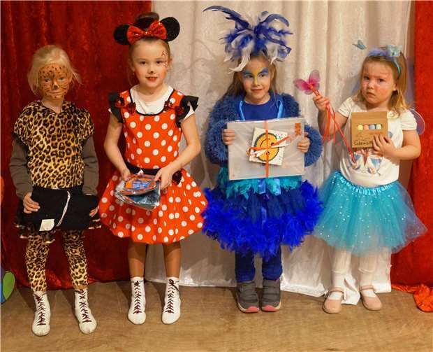 Auch bei den Mädchen wurden die schönsten Kostüme prämiert.