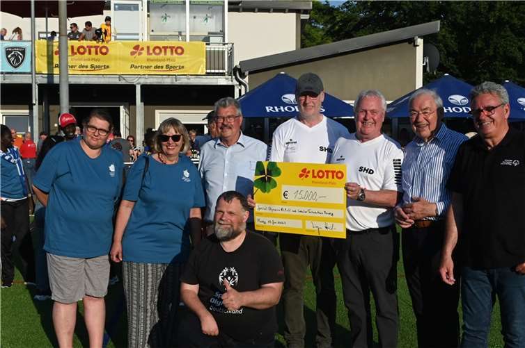 Auch bei den Verantwortlichen aus Mendig gab es nur strahlende Gesichter.