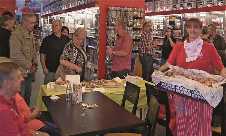 Auch bei den röhrig-Kultur-Events, wie hier bei „Der unglaubliche Heinz“ verwöhnen „Die Lohner´s“ die Besucher mit Backspezialitäten und Snacks.