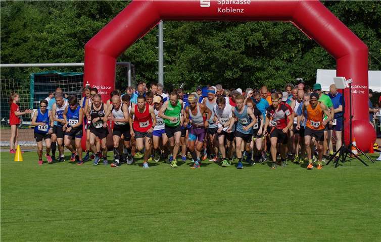 Auch bei der 32. Auflage des Volkslaufs konnten sich die Organisatoren vom TuS Rhens wieder über starke Starterfelder freuen. privat