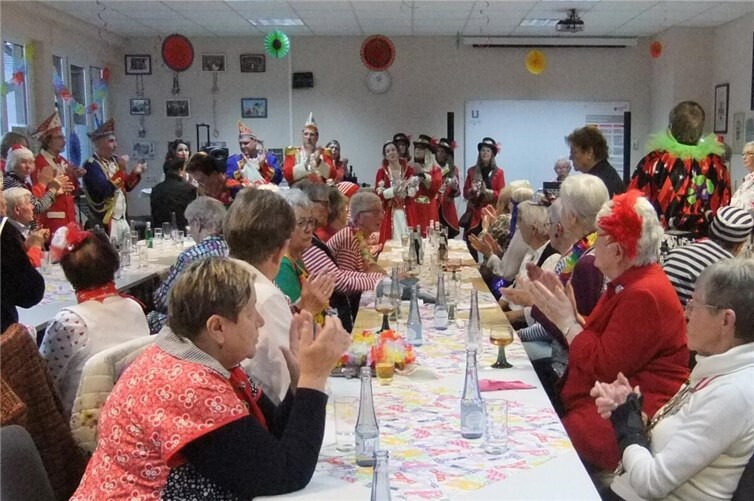 Auch bei der AWO in Bad Hönningen war die Stimmung zu Karneval auf dem Höhepunkt.