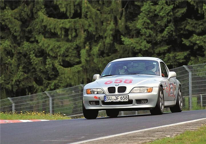 Auch bei der Einfahrt ins Karussell ist höchste Konzentration erforderlich, um die gleichmäßige Fahrweise zu erhalten. privat