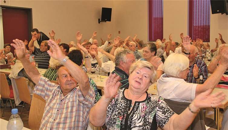 Auch bei der diesjährigen Fahrt ins blaue kommt wieder fröhliche Stimmung auf. Privat