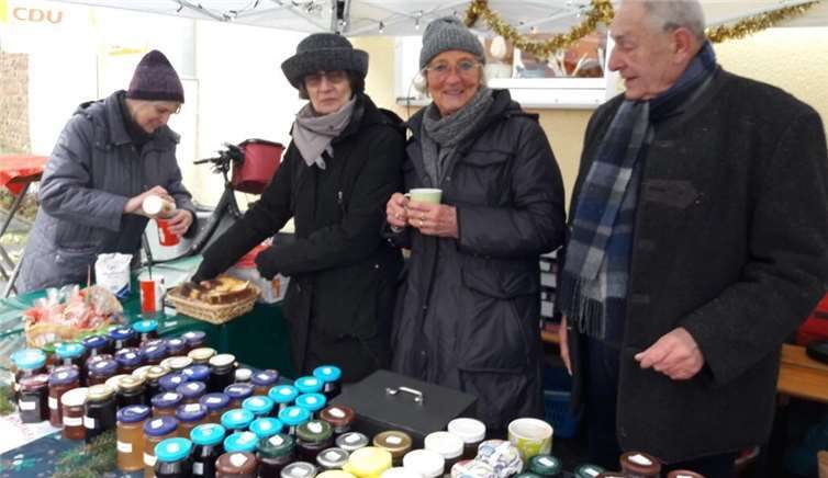 Auch beim Merler Weihnachtsmarkt verkaufte Aktiv für Soziales Marmelade.privat