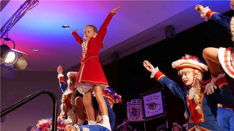 Auch beim Tanz ist Laura I. oben mit dabei.