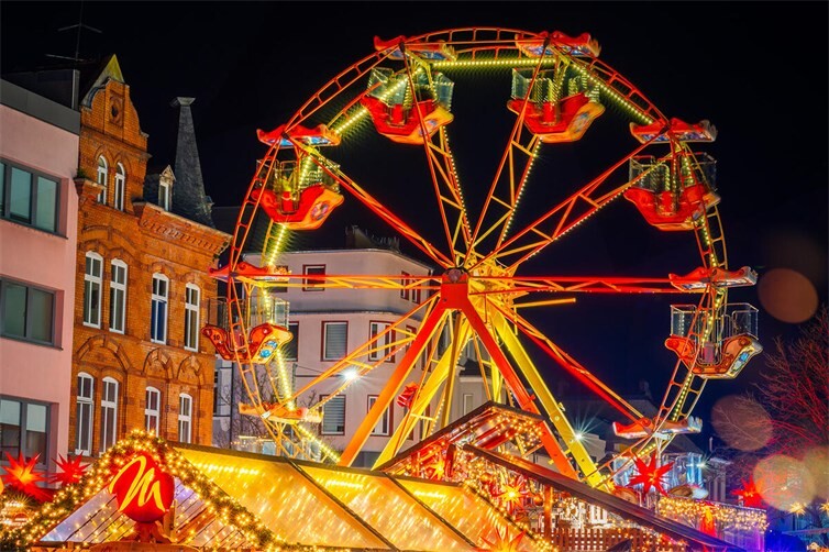 Auch beim diesjährigen Knuspermarkt wird das schnucklige Riesenrad wieder ein echter Blickfang sein.
