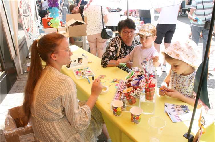 Auch das Basteln vor Lederwaren Meurer wurde gerne angenommen.