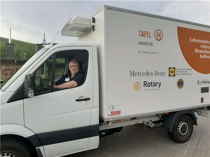 Auch das Be- und Entladen zählt zu den Aufgaben eines Tafelfahrers.  Foto: Eberhard Thomas Müller