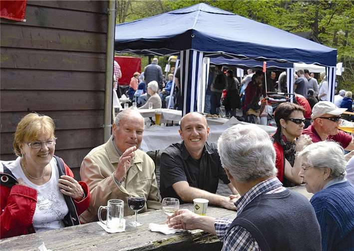 Auch das Ehrenmitglied Otto Schlaf kam zu einem Abstecher vorbei.