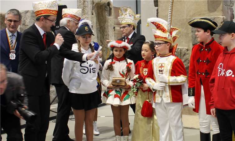 Auch das Koblenzer Kinderprinzenpaar war in Mainz dabei.