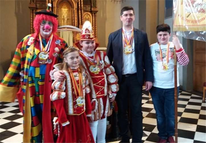 Auch das Ollheimer Prinzenpaar - Prinz Lukas I. (Bößmann) und Prinzessin Johanna I. (Ellmer) - nahm am Gottesdienst teil. privat