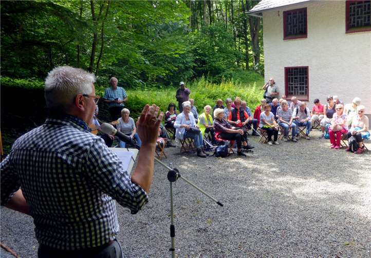 Auch das Pilgerziel vor der Mayener Waldkapelle lud zum gemeinsamen Miteinander ein.