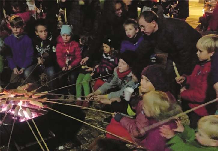 Auch das Stockbrot fand viele Abnehmer.