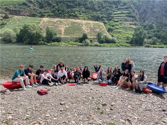 Auch das Team der Schülervertretung genoss das „Grillen und Chillen“ an der Mosel. Quelle: Realschule plus und FOS Untermosel