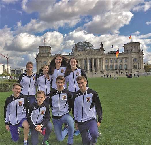 Auch das Triathlon-Team des PJG war nun zum vierten Mal in Folge als Landesmeister beim 90. Bundesfinale in Berlin vertreten, musste sich aber wie im vergangenen Jahr mit einem Platz im Mittelfeld begnügen.privat