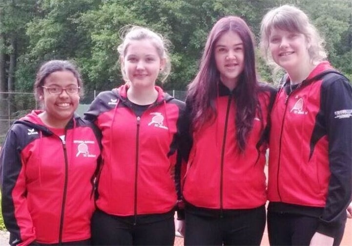 Auch das U-18-W-Team um Michele-Dayana Eich, Ayleen Herder, Kaja-Marie Beck und Jil Dreidoppel (von links) belegt zur Zeit Platz zwei.