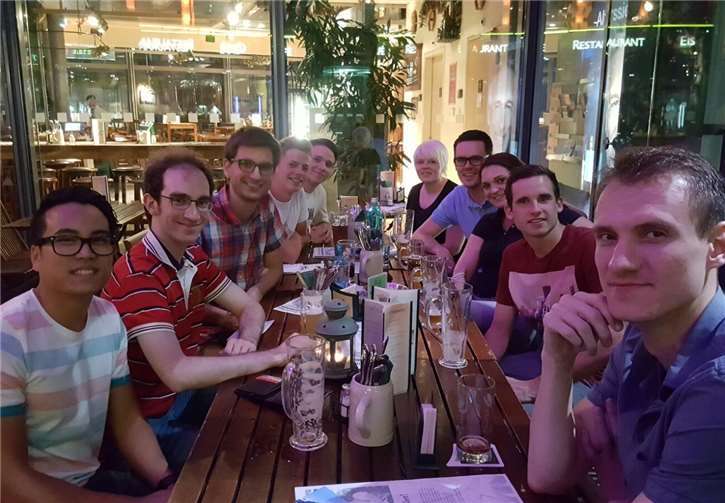 Auch das gesellige Beisammensein sollte nicht zu kurz kommen.