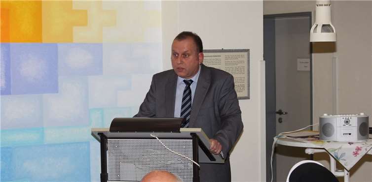 Auch der Bürgermeister der VerbandsgemeindeBrohltal, Johannes Bell, überbrachte Grußworte in der Feierstunde.