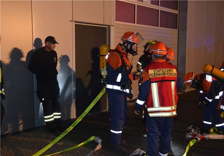 Auch der Einsatz unter Atemschutz wurde trainiert.
