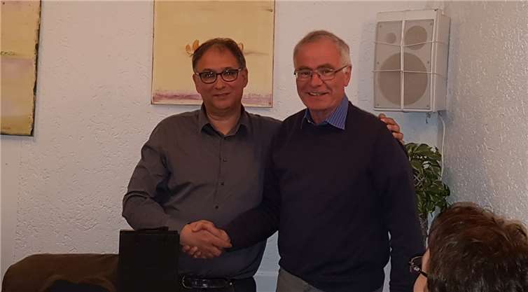 Drei Urgesteine gehen in den politischen Ruhestand Auch der Erste Beigeordnete Peter Kirst (re.) wurde von Manfred Bauer verabschiedet.