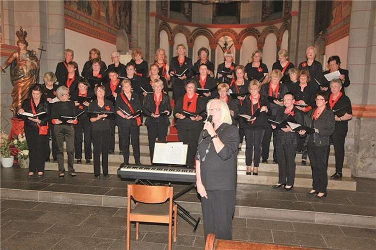 Auch der Frauenchor „Singiora“ wirkt bei diesem vorweihnachtlichen Konzert am zweiten Advent mit. privat