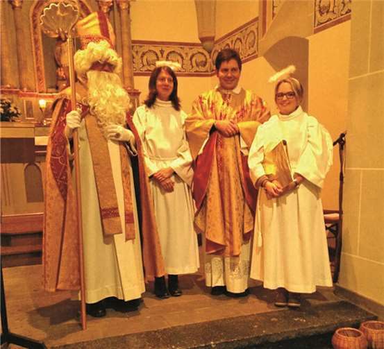 Auch der Nikolaus mit seinen Engeln schaute vorbei.