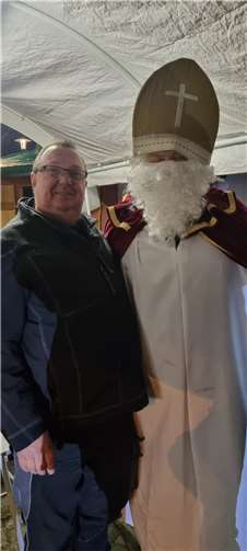 Auch der Nikolaus stattete dem Weihnachtsmarkt einen Besuch ab.