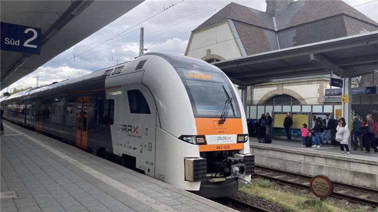 Ärger für Bahnpendler: Totalsperrung zwischen Köln und Koblenz Auch der RE5 wird in der Zeit vom 2. Mai, 21 Uhr, bis 19. Mai, 5 Uhr von einem Schienenersatzverkehr abgelöst. Foto: Archiv/CF