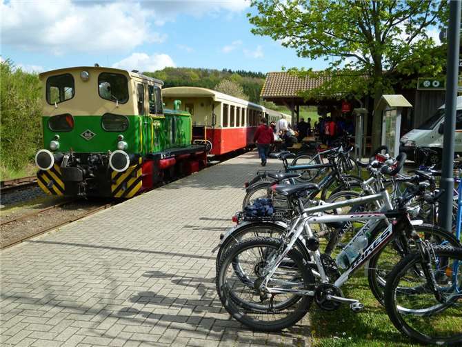 Auch der Transport von Fahrrädern ist problemlos möglich.  Foto: Michael Hergarten